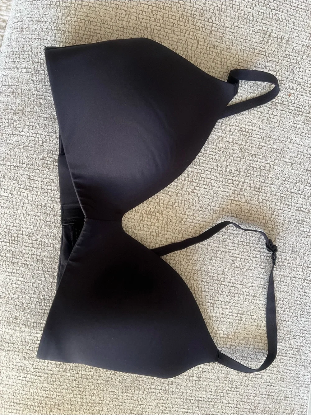 Skims wireless tshirt bra 32C black - Picture 3 of 5